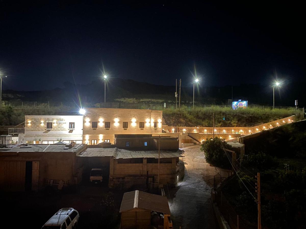 Farm stay Ta' Gingel Farm Agriturisim B&b. Malta *