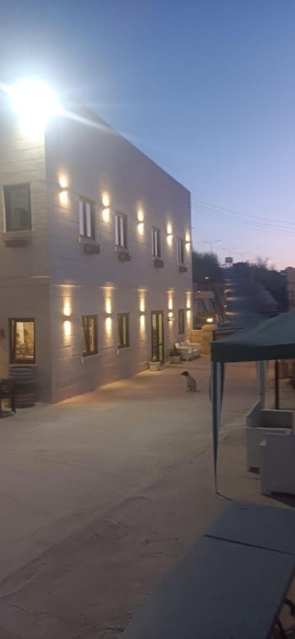 Farm stay Ta' Gingel Farm Agriturisim B&b. Malta *